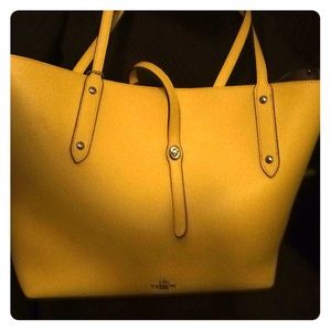 Coach polished pebbled leather market tote